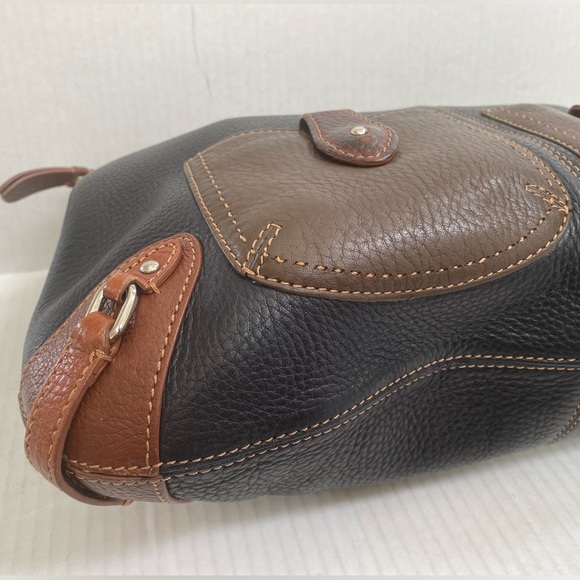 COLE HAAN VILLAGE TRI COLOR PEBBLE LEATHER DOUBLE POCKET LARGE SHOULDER BAG - Picture 3 of 9